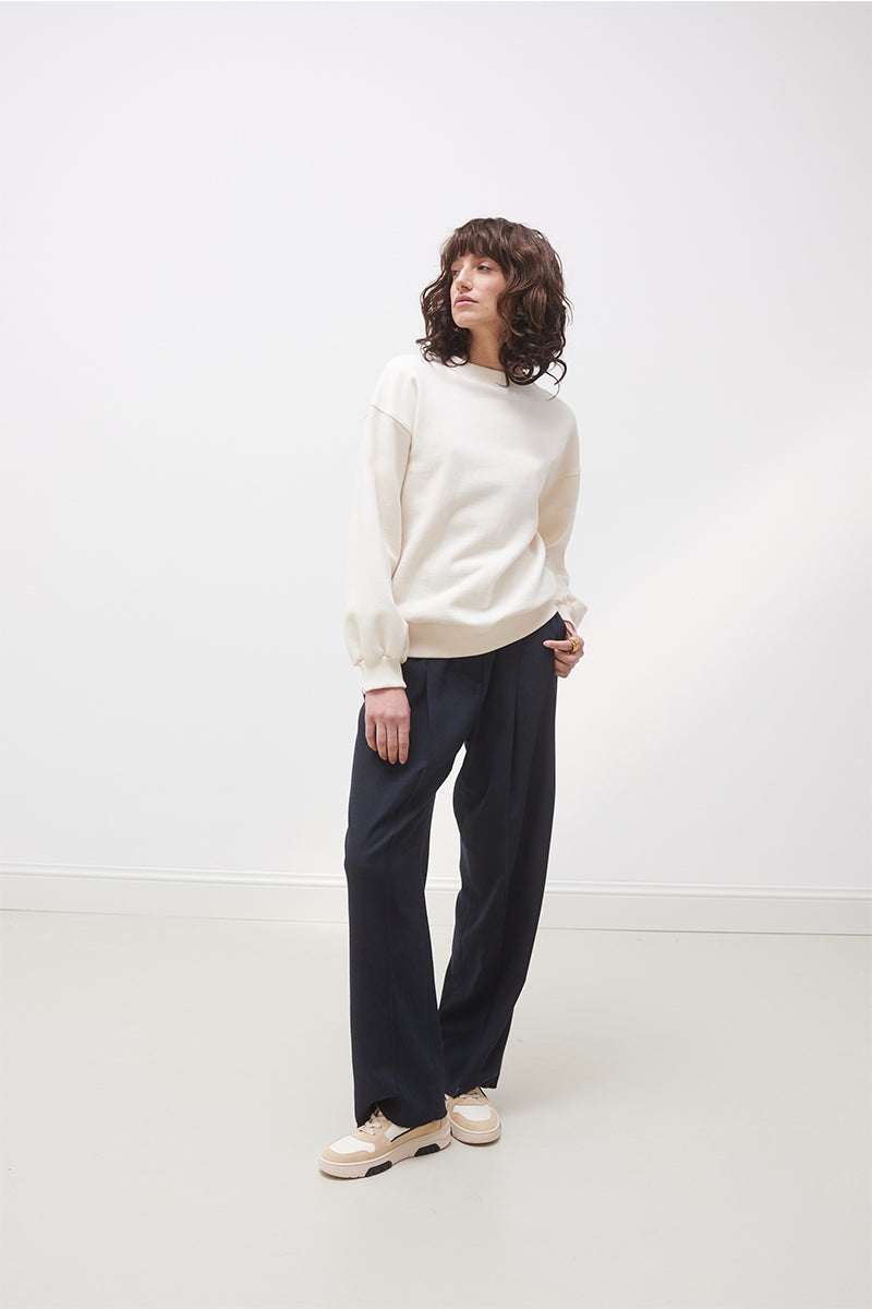 EASY SWEATER