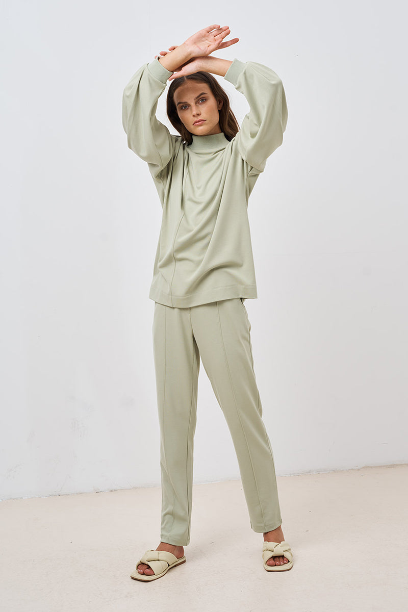 TRAVEL PANTS