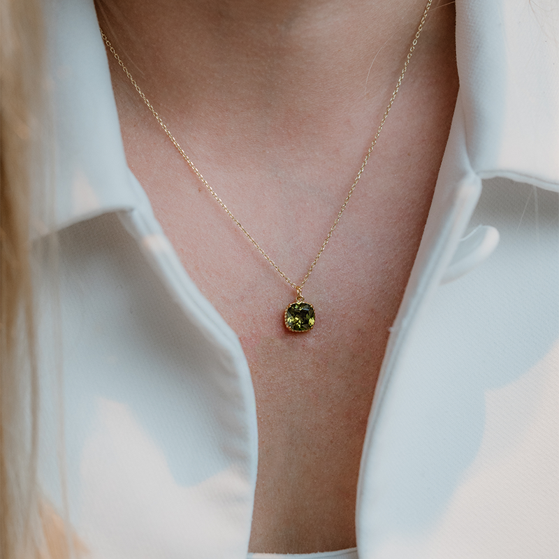 petit-comite-geboortesteen-ketting-augustus-peridoot.485587747.png