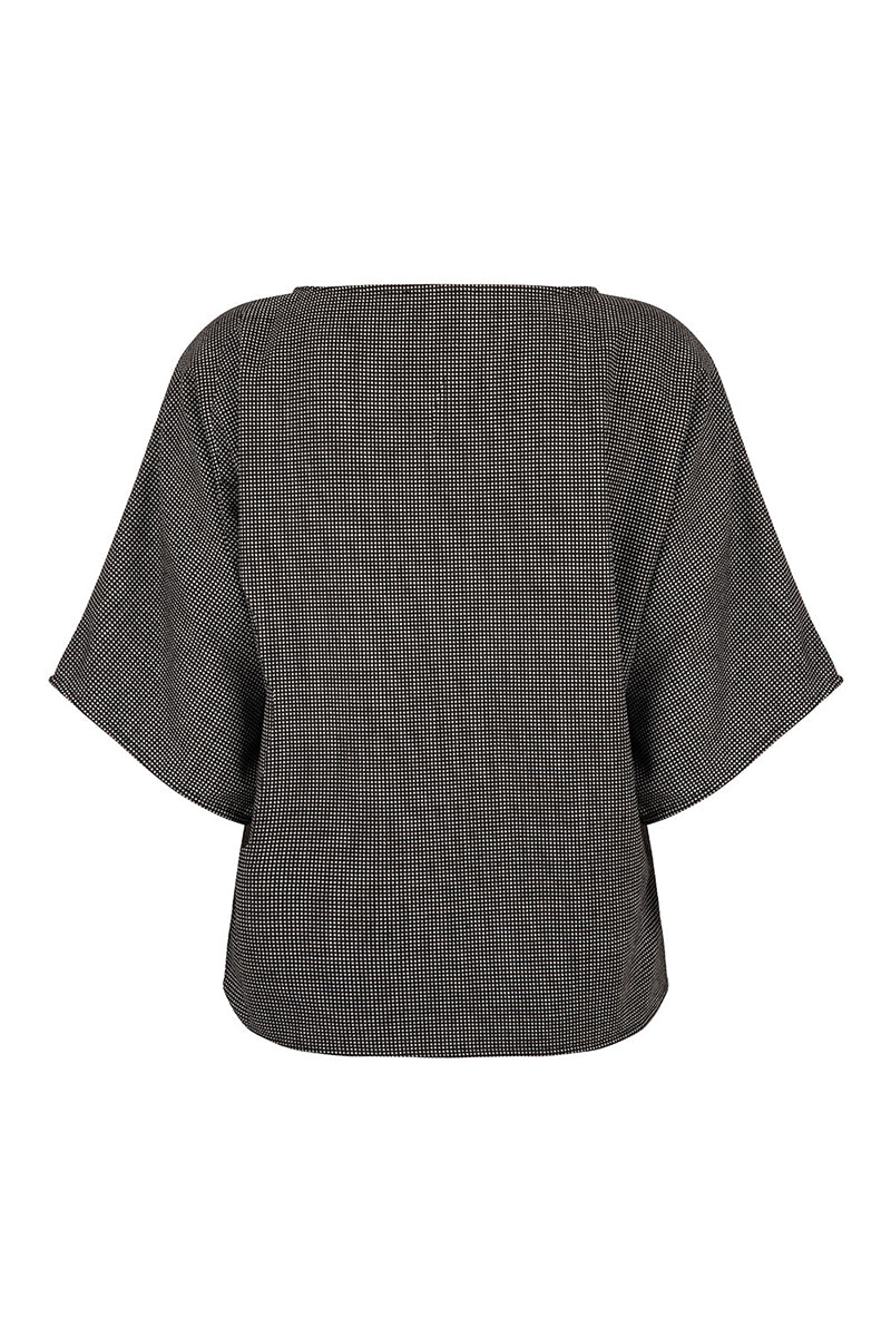 thescratchtopblackwhiteback.jpg